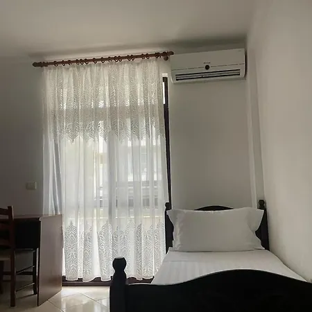 Hotel apartamentowy Appartments By Martiness Durrës